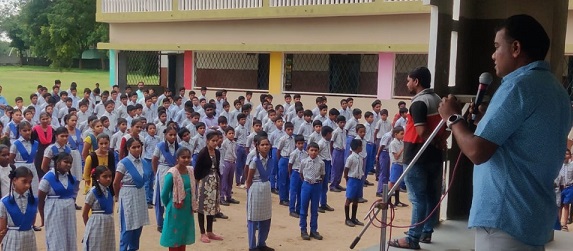 Addressing School Children in Kadavendi, India